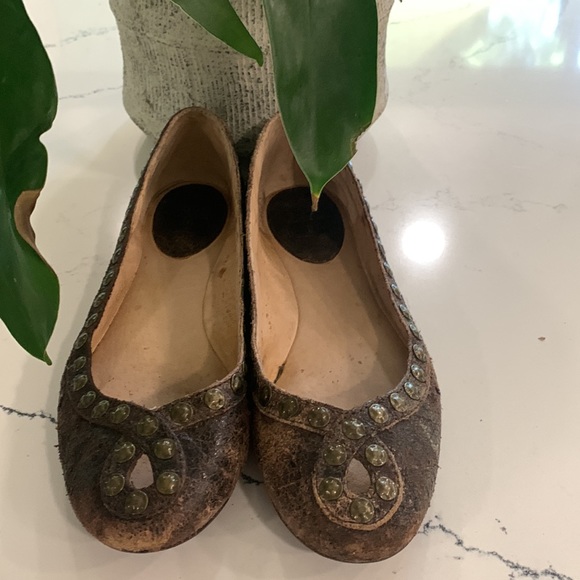 Frye Emma Hammered Stud Slip On Dark Brown Antique Leather Size 8.5 - Picture 2 of 6